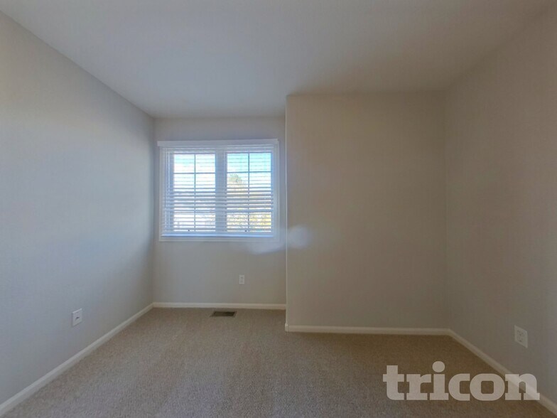 Building Photo - 1760 Overlook Dr