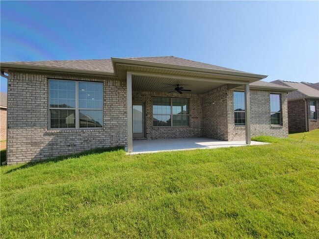 Building Photo - 1041 E Skyline Lp