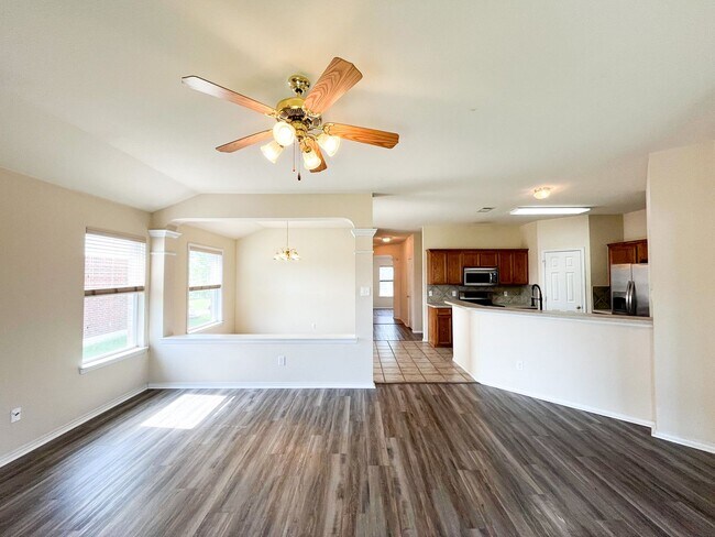 Building Photo - Available Now Beautiful 1 story, 4 bedroom, 2 bath, 2 car garage home with fire place, garage doo...