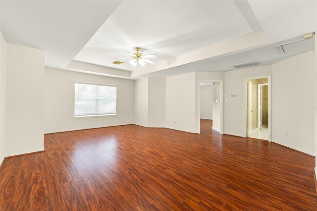 Building Photo - 4111 Surreydon Dr