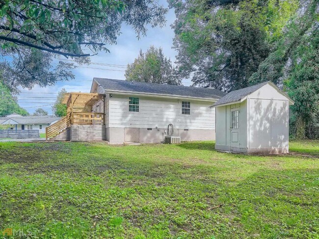 Building Photo - 1263 Oakland Dr SW