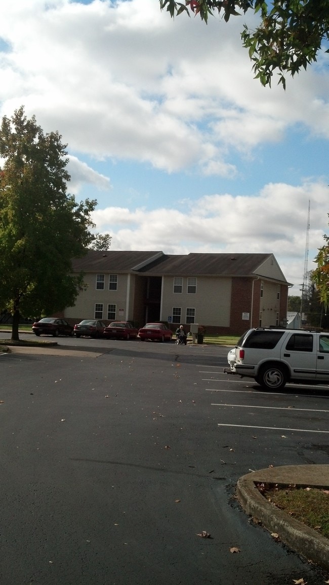 Primary Photo - Pembroke Apartments