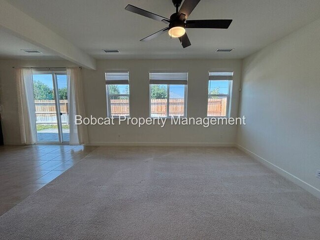 Building Photo - 1120 Dapple Dr