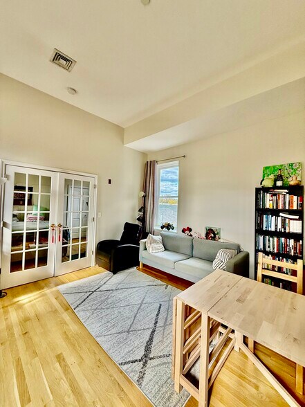 Building Photo - 253 Norfolk St