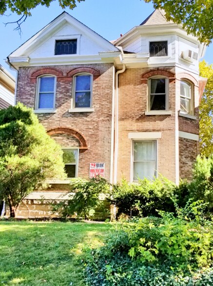 Primary Photo - 1492 Michigan Ave