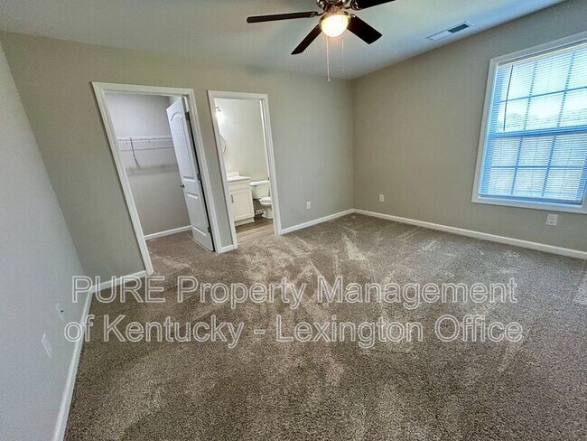 Building Photo - 263 Stoney Creek Way
