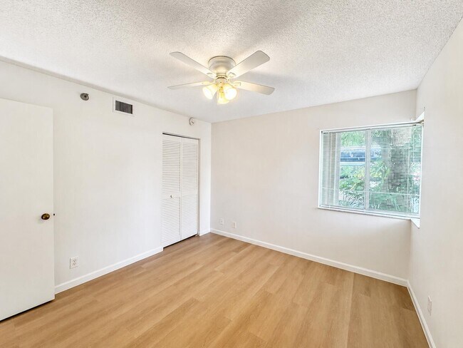 Building Photo - 340 NW 67th St