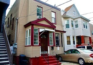 Building Photo - 25 Romaine Ave