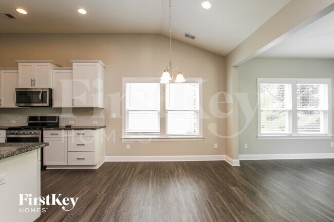 Building Photo - 206 Paradise Hills Cir