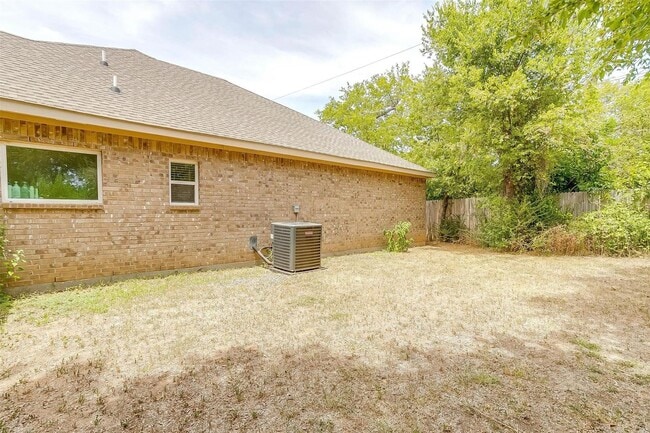 Building Photo - Great 4 Bed, 2 Bath in South Arlington- Mansfield ISD-  76001