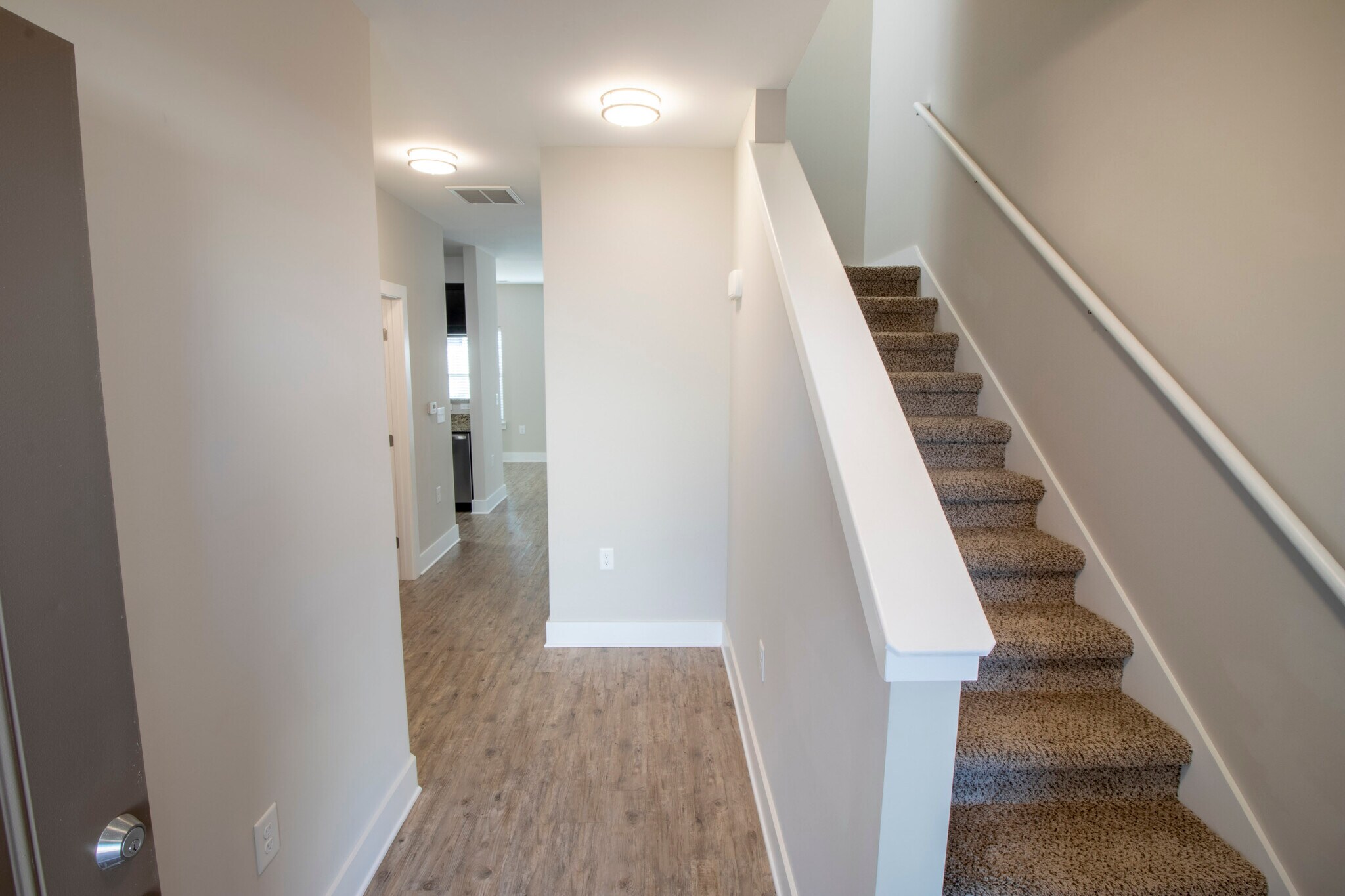 Entranceway - 230 Signature Pl