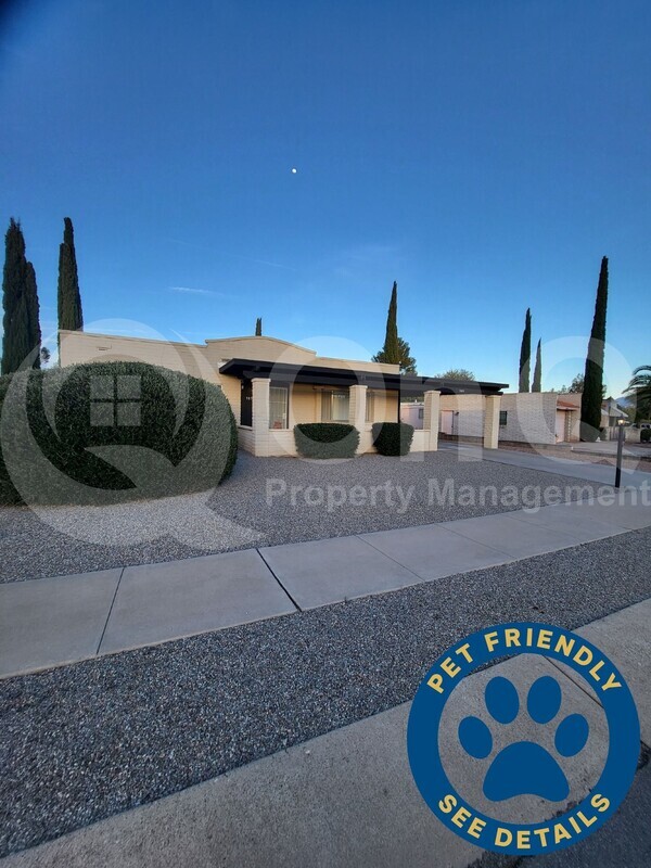 Primary Photo - 905 S La Bellota