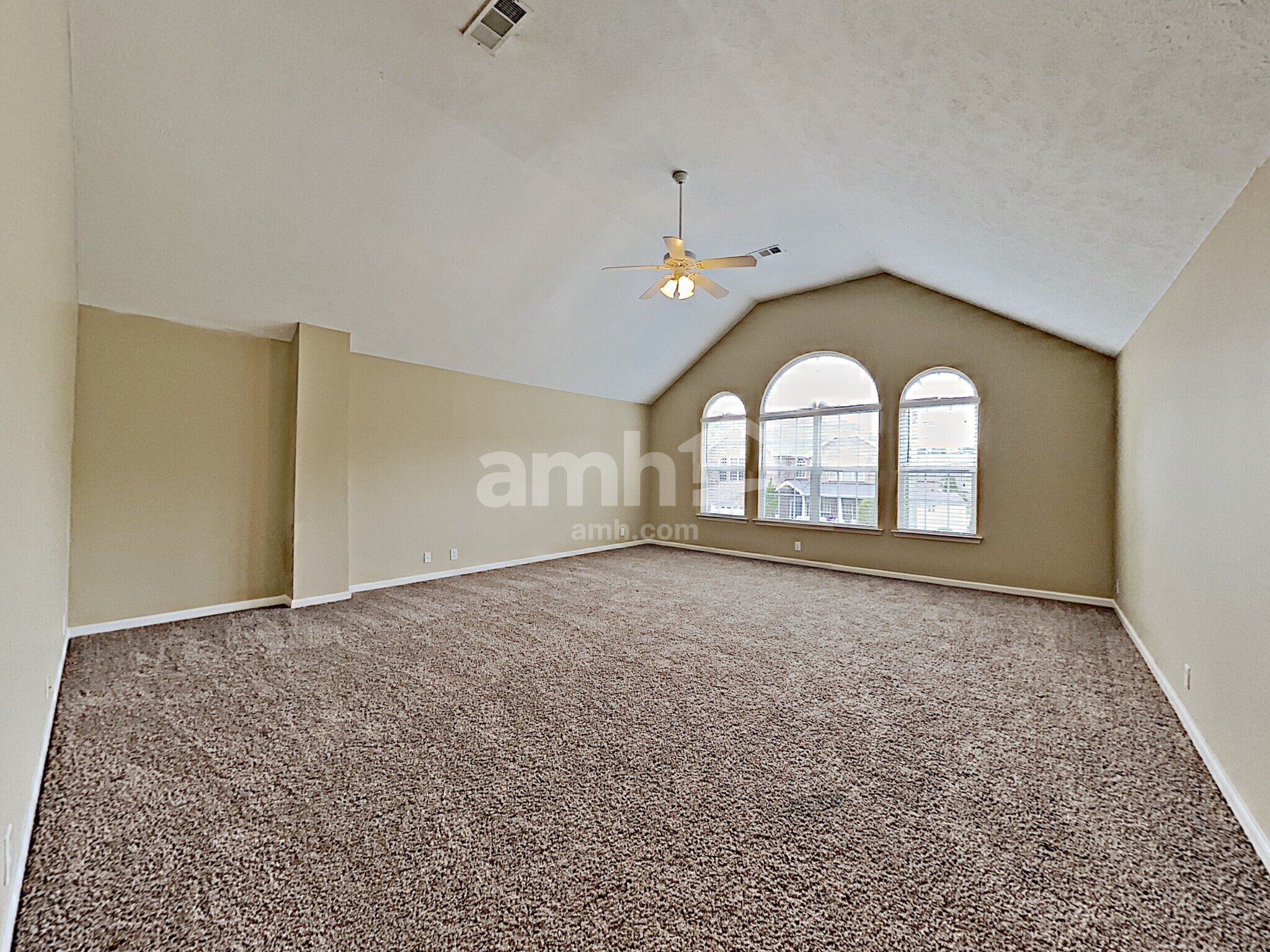 Building Photo - 661 Sugar Mill Dr