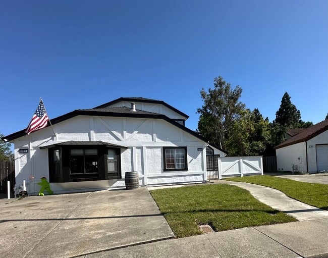 Primary Photo - Newly Renovated 3bed 2.5 bath in Vacaville!