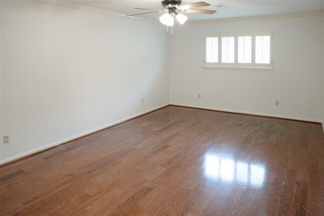 Building Photo - 16611 Brenton Oaks Dr