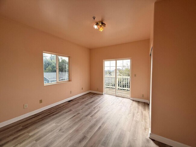 Building Photo - 8027 Ney Ave