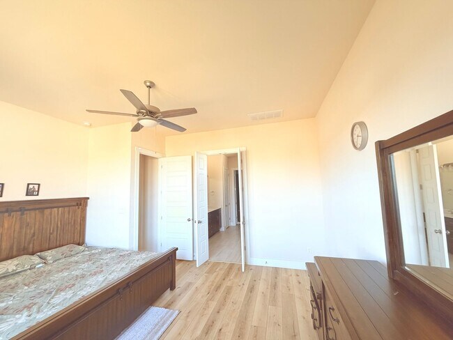 Building Photo - 1832 Indian Apple Wy