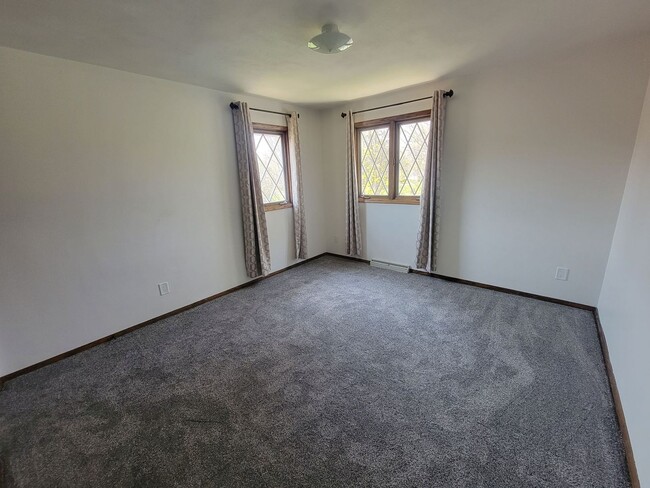 Building Photo - 11 S Sunny Slope Ct