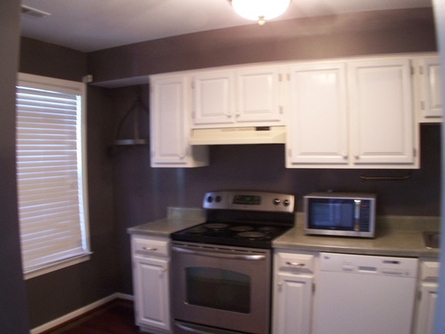 Kitchen - 105 Heather Way