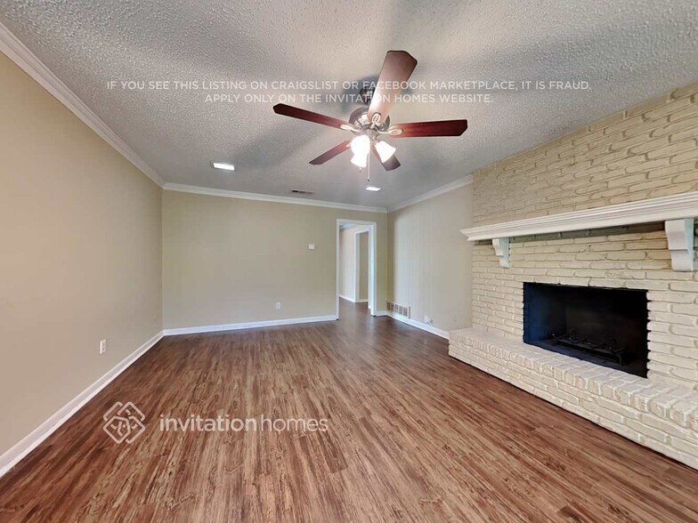 Building Photo - 2114 Valleycrest Dr
