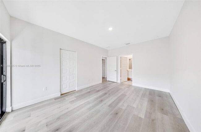 Building Photo - 4856 NW 83rd Pkwy