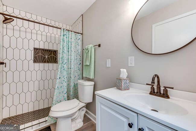 Building Photo - 6385 Lobelia Rd SW