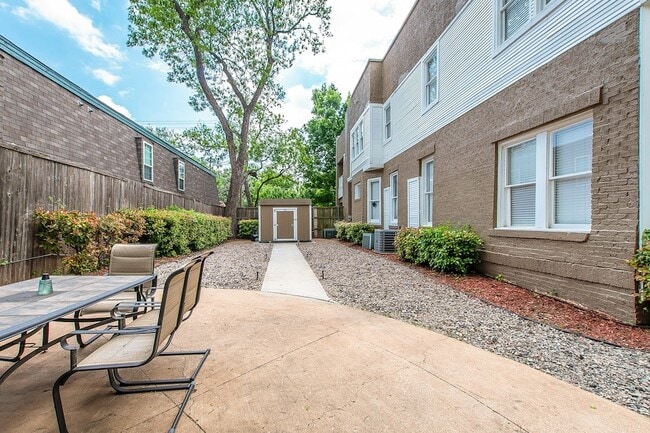 Building Photo - 4719 Junius St