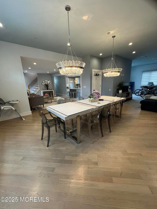 Building Photo - 259 Roosevelt Ave