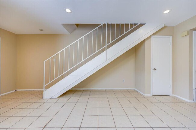 Building Photo - 709 Castle Ridge Rd