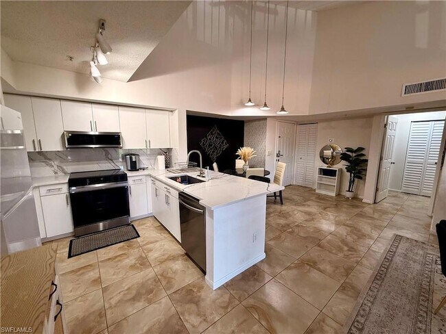Building Photo - 1265 Wildwood Lakes Blvd