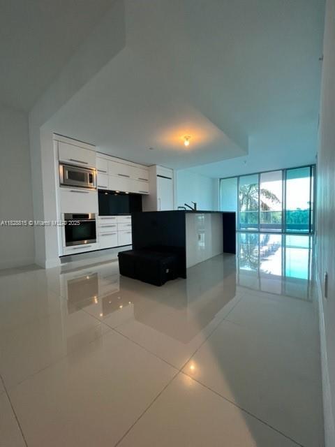 Building Photo - 900 Biscayne Blvd