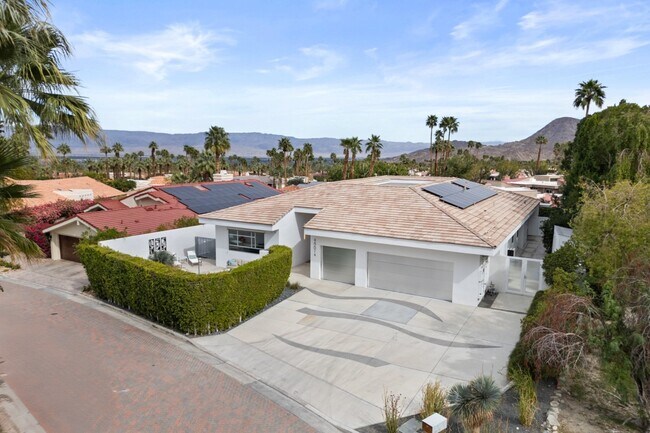 Building Photo - 48674 Vista Viejo Dr
