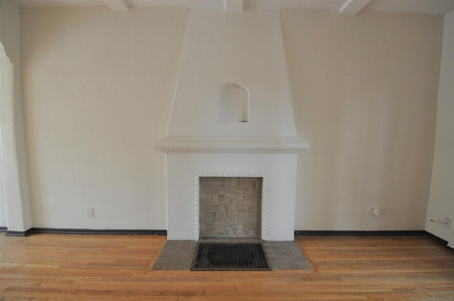 Building Photo - 1417 S Crescent Heights Blvd