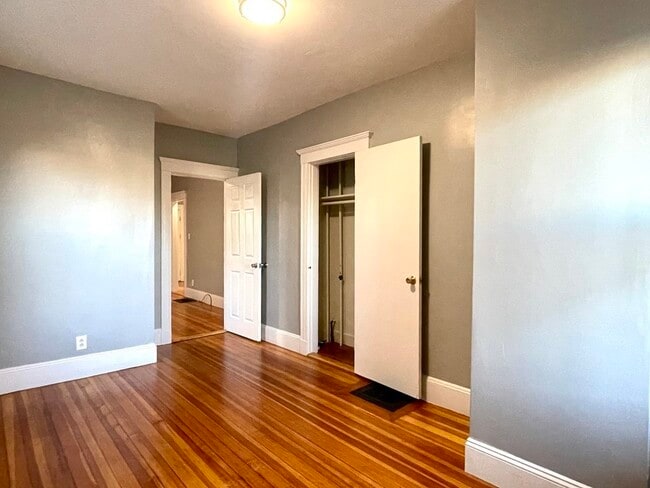 Building Photo - 29 W Tremlett St
