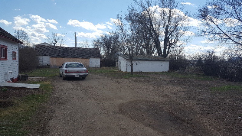 Building Photo - 423 3rd St W