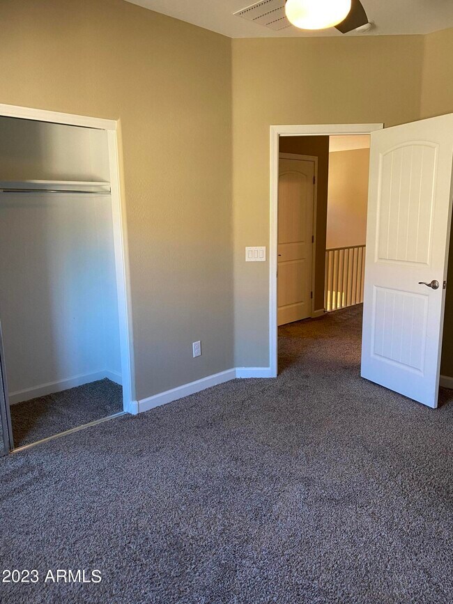 Building Photo - 1367 S Country Club Dr