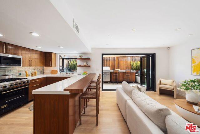 Building Photo - 831 14th St