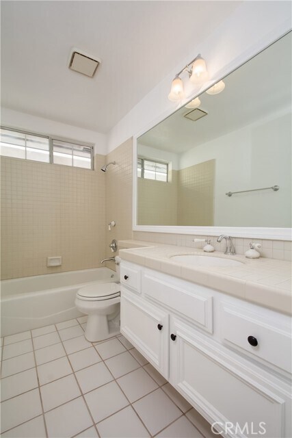 Building Photo - 505 Dahlia Ave