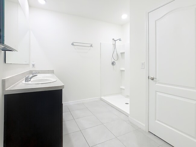 Building Photo - 3348 Perennial Ln