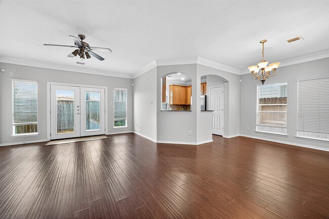 Building Photo - 6222 Skyline Dr