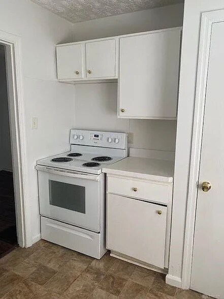 Building Photo - 3653 Karwin Dr