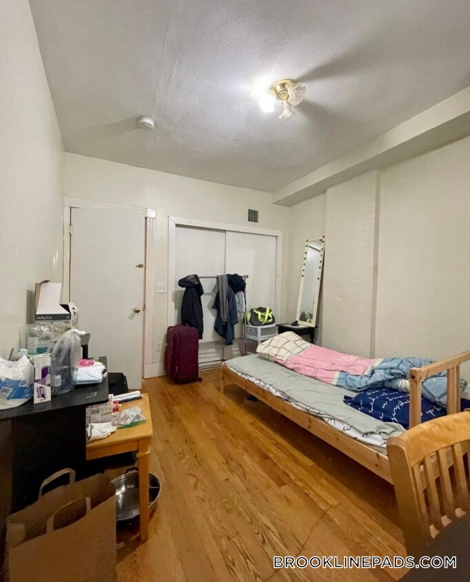 Building Photo - 129 Brook St