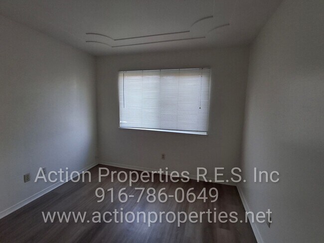 Building Photo - Antelope R.V. Parking, Single Story: Large Yard: RV Parking: 3 Bed, 2 Bath - Foothill Farms/Antelope