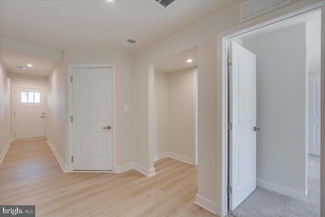 Building Photo - 9287 Tanfield Dr