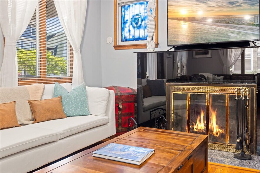 Building Photo - 27 S Oakland Ave