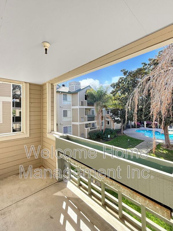 Building Photo - 2550 Oak Rd