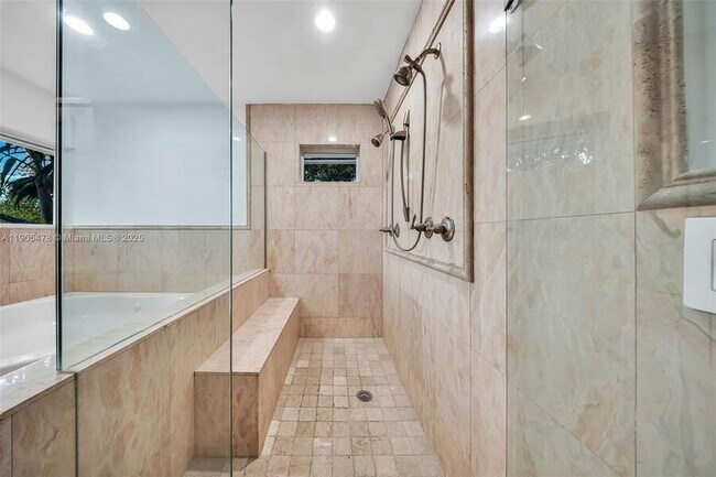 Building Photo - 4000 Alhambra Cir