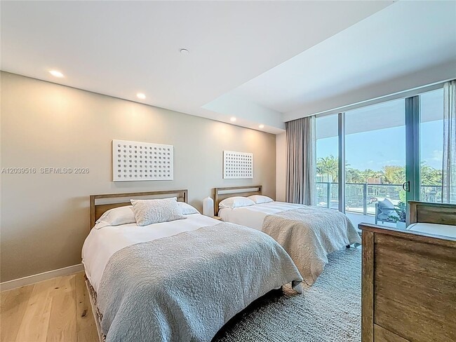 Building Photo - 350 Ocean Dr