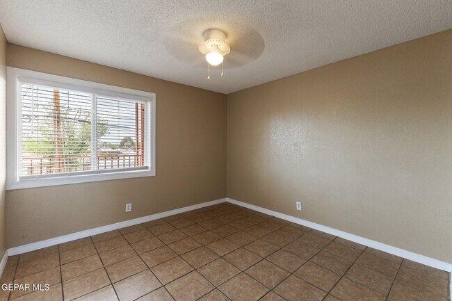 Building Photo - 9412 Montrose Ct