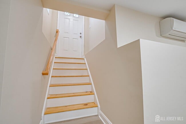 Building Photo - 92 Coleman St